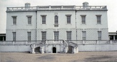 Queen's House, 1616-1635, Inigo Jones, Greenwich, England.
- Jones rejected contemporary 17th century design, and favored Early Italian Renaissance architecture up to Palladio
- Static architecture